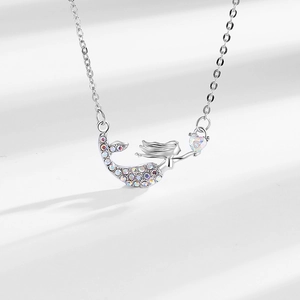 Meerjungfrau-Halskette mit buntem Farbverlauf-Strass und Herz-Anhänger in Silber-Optik