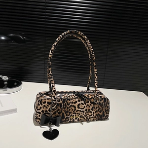 Leopard Print PU Leather Shoulder Bag Retro Underarm Handbag With Bowknot Heart Charm For Women Vintage Commuter Purse