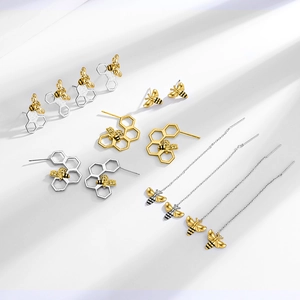 Bee Honeycomb Stud Earrings Copper Gold Plated Heart Zircon Animal Cute Jewelry Fashion Gift For Women