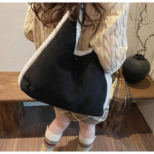 Contrast suede tote bag with faux shearling trim for women winter daily shoulder bag