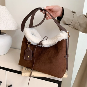 Sac à Épaule Vintage pour Femmes avec Bordure en Fausse Fourrure Suède PU Sac Sous le Bras Élégant Sac à Main Rétro