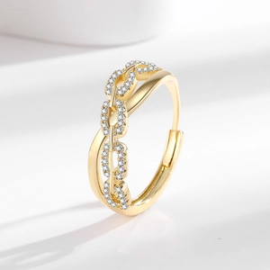 Elegant 18K gold chain link ring with sparkling cubic zirconia pavé for women