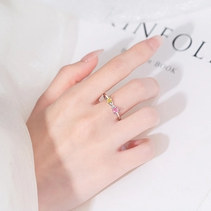 Bague en argent S925 avec double cœur sertie de pierres de naissance jaune et rose
