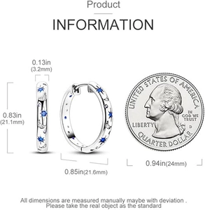 Dettaglio delle dimensioni degli orecchini a cerchio in argento con stelle e pietre blu