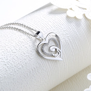Collier cœur argenté mère et enfant avec pendentif serti de zircons étincelants