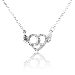 Collana alla moda con ciondolo a cuore alato e incisione mama con cristalli brillanti