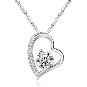 Élégant collier coeur en argent avec solitaire Moissanite et cristaux pavés brillants