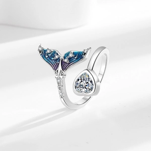 Minimalist fishtail open ring with heart gemstone and blue gradient details