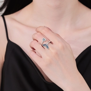 Silver fishtail open ring with heart zircon and blue gradient mermaid scale design