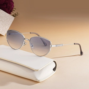 Polygonal gradient sunglasses with dice decor and white leather case for women