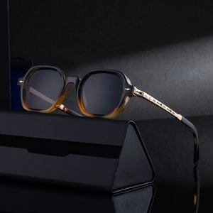 Stylish square polarized sunglasses with gold engraved temples and premium folding case