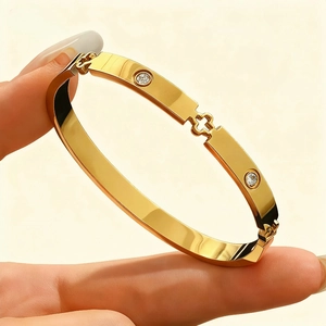 Hollow Five-Leaf Flower Stainless Steel Bracelet For Women Rhinestone Inlaid Fashion Jewelry Bangle Hinged