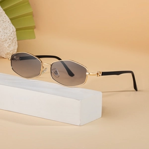 Lunettes de soleil hexagonales dorées avec verres dégradés pour un look chic femme