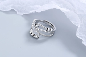 Detail shot of the S925 sterling silver stamp on the minimalist multi-layer spinner ring