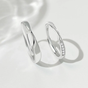 Anelli di coppia Mobius regolabili in argento sterling S925 con zirconi scintillanti