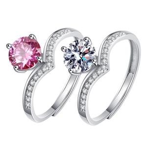 Bagues en V avec moissanite, pierres roses et claires, finition argent poli