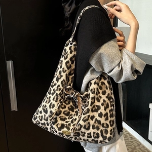 Grand sac à bandoulière hobo à motif léopard pour femme avec nœud décoratif latéral