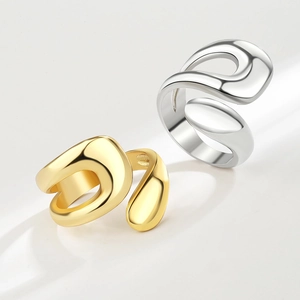 Irregular minimalist glossy adjustable rings in gold and silver finish for women