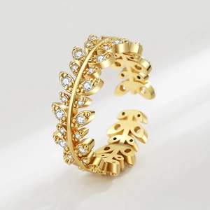 Elegant gold leaf open ring with sparkling zircon stones in a natural laurel design