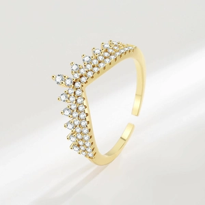 Elegant 18K gold V-shaped crown ring with sparkling cubic zirconia in an adjustable design