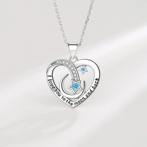 Silberne Herz-Halskette mit Mond und Stern, Gravur I love you to the moon and back