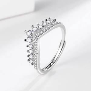 Elegant crown V-shaped silver ring with sparkling cubic zirconia stones and adjustable band