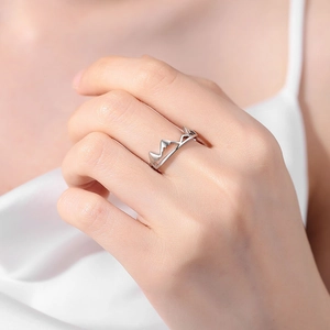 Bague montagne minimaliste pour femme en argent avec design ouvert ajustable