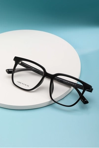 Detail view of J10009 square optical glasses showing frame size 54□18-152 on lens