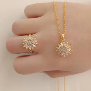 Set gioielli girasole rotante con collana dorata e anello aperto con pietre di zircone