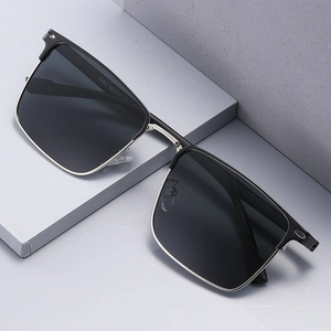 Fashionable square polarized sunglasses with black and silver metallic frame for men