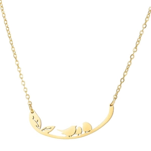 Collier minimaliste en or avec trois oiseaux et des feuilles sur un pendentif branche
