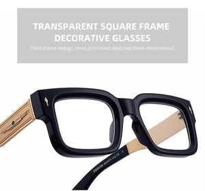 Détails macro de lunettes de soleil carrées avec branches dorées et motifs gravés