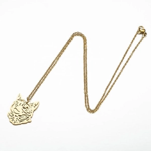 Goldene Edelstahlkette mit Katzenkopf-Anhänger und elegantem Durchbruchmuster