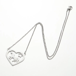 Collier en argent avec pendentif cœur ajouré, étoile et calligraphie arabe élégante