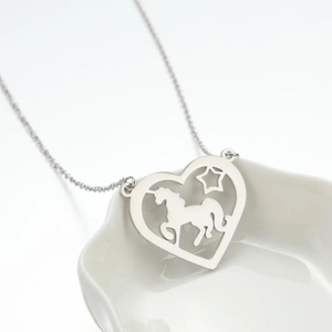 Collier licorne en argent avec pendentif cœur et étoile ajouré sur support céramique
