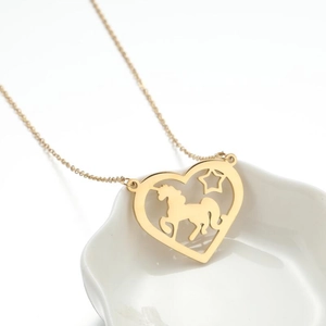 Collier Pendentif Cœur Ajouré Licorne Étoile Acier Inoxydable Chaîne De Clavicule Dessin Animé Mignon Bijoux Minimalistes