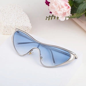 2025 trendy cat-eye oversized sunglasses with silver metal frame and gradient blue lenses