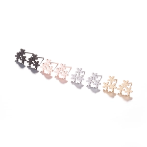 Set di orecchini a fiore in nero, oro rosa, argento e acciaio inossidabile