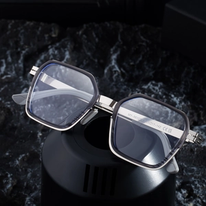 Retro square polarized sunglasses for men with silver metal frame and dark gray lenses