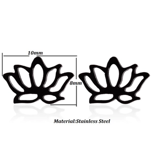 Vue macro des boucles d'oreilles lotus en acier inoxydable noir mat avec tailles