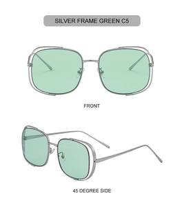 Vues détaillées de lunettes de soleil carrées à monture argentée et verres verts