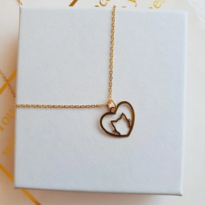 Joli collier cœur et chat évidé en argent 925 doré dans son coffret cadeau blanc