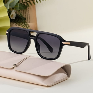 2025 Fashion double-bridge aviator sunglasses with gradient lenses and leather case