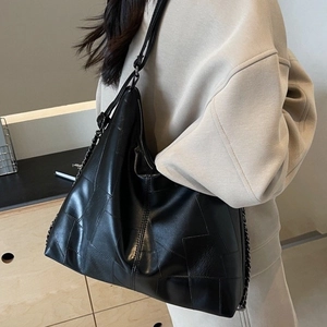 Retro black crocodile pattern tote bag with geometric stitching and metal chain strap