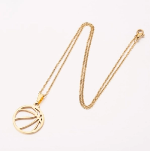 Goldene Basketball-Halskette mit hohl geschnittenem Anhänger und Edelstahl-Gliederkette