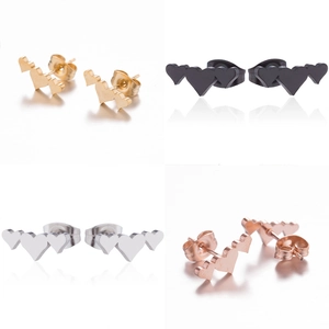 Detailed comparison of triple heart earrings in gold, black, silver, and rose gold finishes
