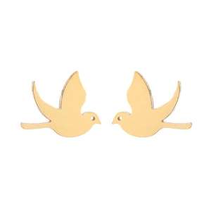 Detail von minimalistischen goldenen Vogel-Ohrsteckern mit glatten Flügeln und Politur