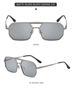 Détail de lunettes aviateur carrées en argent mat avec verres à effet miroir argenté