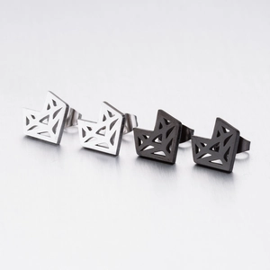 Minimalistische Origami-Fuchs-Ohrstecker aus gebürstetem Edelstahl in Silber und Schwarz