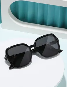 Close-up of model 3863 C1 black square polarized sunglasses with glossy finish